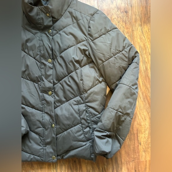 GAP Women's Size Medium Quilted Button-down Jacket Fall Comfy Autumn - Picture 3 of 7